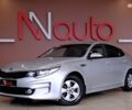 Серый Киа K5, объемом двигателя 2 л и пробегом 296 тыс. км за 7900 $, фото 1 на Automoto.ua