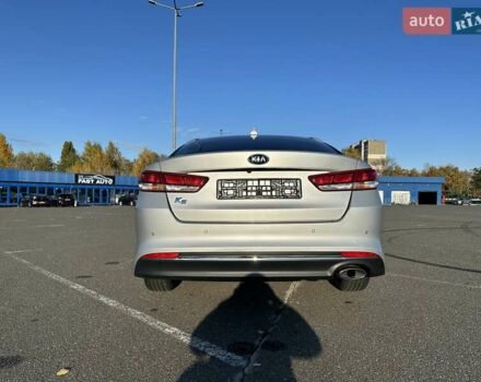 Сірий Кіа K5, об'ємом двигуна 2 л та пробігом 106 тис. км за 13300 $, фото 7 на Automoto.ua