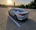 Серый Киа K5, объемом двигателя 2 л и пробегом 285 тыс. км за 13000 $, фото 2 на Automoto.ua