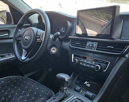 Серый Киа K5, объемом двигателя 2 л и пробегом 235 тыс. км за 5500 $, фото 12 на Automoto.ua