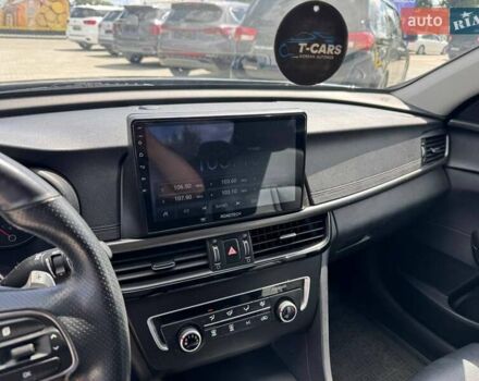 Серый Киа K5, объемом двигателя 2 л и пробегом 257 тыс. км за 12200 $, фото 11 на Automoto.ua