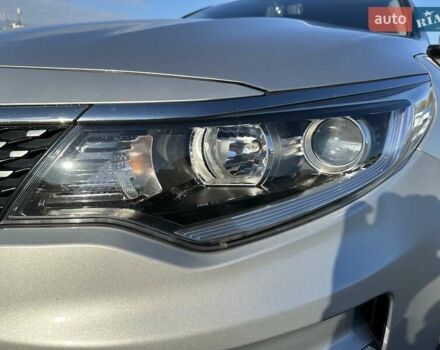 Сірий Кіа K5, об'ємом двигуна 2 л та пробігом 106 тис. км за 13300 $, фото 11 на Automoto.ua