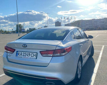 Серый Киа K5, объемом двигателя 2 л и пробегом 318 тыс. км за 10600 $, фото 8 на Automoto.ua
