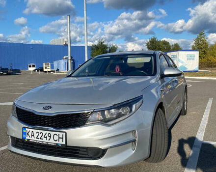 Серый Киа K5, объемом двигателя 2 л и пробегом 318 тыс. км за 10600 $, фото 4 на Automoto.ua