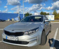 Серый Киа K5, объемом двигателя 2 л и пробегом 318 тыс. км за 10600 $, фото 4 на Automoto.ua