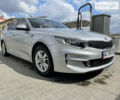 Серый Киа K5, объемом двигателя 2 л и пробегом 136 тыс. км за 11500 $, фото 2 на Automoto.ua