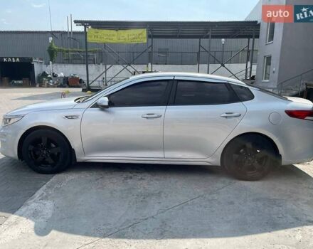 Серый Киа K5, объемом двигателя 2 л и пробегом 281 тыс. км за 11250 $, фото 9 на Automoto.ua