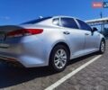 Серый Киа K5, объемом двигателя 2 л и пробегом 240 тыс. км за 10200 $, фото 3 на Automoto.ua