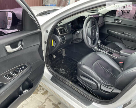 Серый Киа K5, объемом двигателя 2 л и пробегом 136 тыс. км за 11500 $, фото 9 на Automoto.ua
