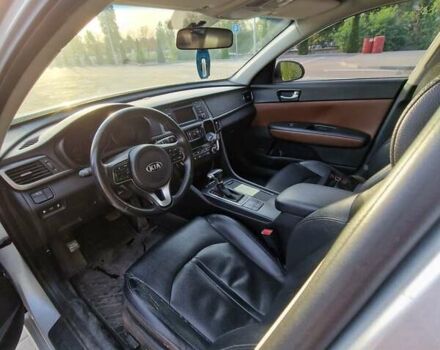 Серый Киа K5, объемом двигателя 2 л и пробегом 285 тыс. км за 13000 $, фото 1 на Automoto.ua