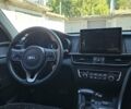 Серый Киа K5, объемом двигателя 2 л и пробегом 235 тыс. км за 5500 $, фото 13 на Automoto.ua