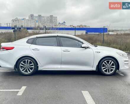 Серый Киа K5, объемом двигателя 2 л и пробегом 307 тыс. км за 8950 $, фото 3 на Automoto.ua