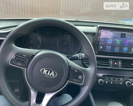 Серый Киа K5, объемом двигателя 2 л и пробегом 136 тыс. км за 11500 $, фото 12 на Automoto.ua