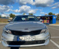 Серый Киа K5, объемом двигателя 2 л и пробегом 318 тыс. км за 10600 $, фото 3 на Automoto.ua