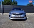 Серый Киа K5, объемом двигателя 2 л и пробегом 240 тыс. км за 10200 $, фото 1 на Automoto.ua