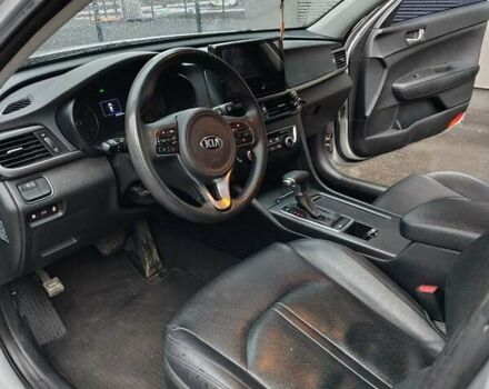 Сірий Кіа K5, об'ємом двигуна 2 л та пробігом 265 тис. км за 10999 $, фото 4 на Automoto.ua