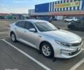 Серый Киа K5, объемом двигателя 2 л и пробегом 240 тыс. км за 12999 $, фото 4 на Automoto.ua