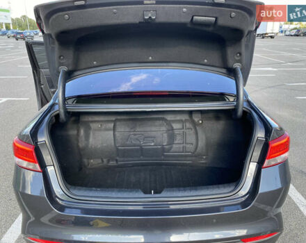 Серый Киа K5, объемом двигателя 2 л и пробегом 380 тыс. км за 13900 $, фото 15 на Automoto.ua