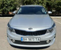 Серый Киа K5, объемом двигателя 2 л и пробегом 220 тыс. км за 12250 $, фото 1 на Automoto.ua