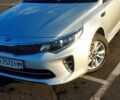 Серый Киа K5, объемом двигателя 2 л и пробегом 290 тыс. км за 12000 $, фото 2 на Automoto.ua