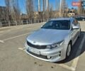Серый Киа K5, объемом двигателя 2 л и пробегом 245 тыс. км за 10600 $, фото 21 на Automoto.ua