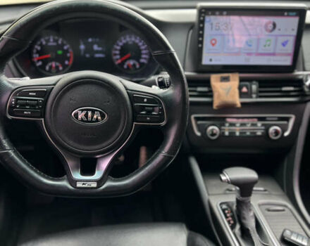 Сірий Кіа K5, об'ємом двигуна 2 л та пробігом 210 тис. км за 13100 $, фото 5 на Automoto.ua