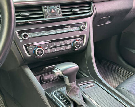 Сірий Кіа K5, об'ємом двигуна 1.69 л та пробігом 105 тис. км за 16399 $, фото 10 на Automoto.ua