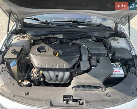 Серый Киа K5, объемом двигателя 2 л и пробегом 281 тыс. км за 11450 $, фото 18 на Automoto.ua
