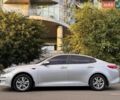 Сірий Кіа K5, об'ємом двигуна 2 л та пробігом 249 тис. км за 10500 $, фото 2 на Automoto.ua