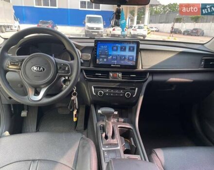 Серый Киа K5, объемом двигателя 2 л и пробегом 281 тыс. км за 11450 $, фото 12 на Automoto.ua
