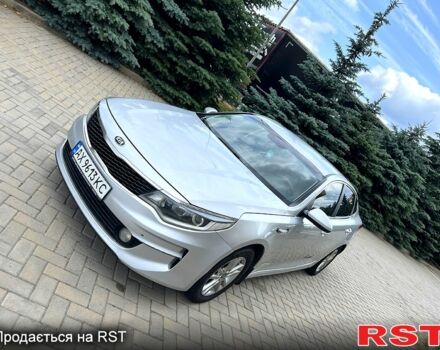 Серый Киа K5, объемом двигателя 2 л и пробегом 200 тыс. км за 9600 $, фото 1 на Automoto.ua