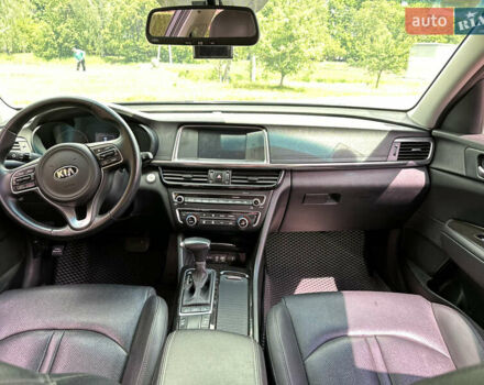 Сірий Кіа K5, об'ємом двигуна 1.69 л та пробігом 105 тис. км за 16399 $, фото 12 на Automoto.ua