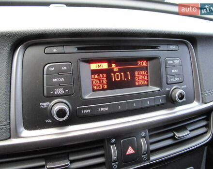 Сірий Кіа K5, об'ємом двигуна 2 л та пробігом 291 тис. км за 12800 $, фото 49 на Automoto.ua