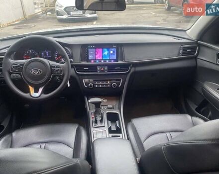 Сірий Кіа K5, об'ємом двигуна 2 л та пробігом 322 тис. км за 11990 $, фото 3 на Automoto.ua