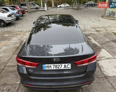 Серый Киа K5, объемом двигателя 2 л и пробегом 153 тыс. км за 13500 $, фото 6 на Automoto.ua