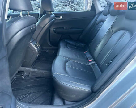 Серый Киа K5, объемом двигателя 2 л и пробегом 292 тыс. км за 11000 $, фото 21 на Automoto.ua