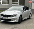 Сірий Кіа K5, об'ємом двигуна 2 л та пробігом 305 тис. км за 10850 $, фото 1 на Automoto.ua