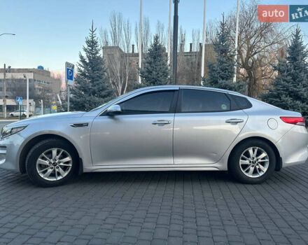 Серый Киа K5, объемом двигателя 2 л и пробегом 292 тыс. км за 11000 $, фото 9 на Automoto.ua