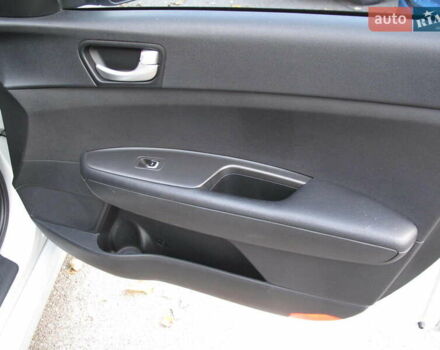 Сірий Кіа K5, об'ємом двигуна 2 л та пробігом 291 тис. км за 12800 $, фото 29 на Automoto.ua