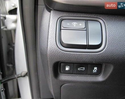 Сірий Кіа K5, об'ємом двигуна 2 л та пробігом 291 тис. км за 12800 $, фото 41 на Automoto.ua