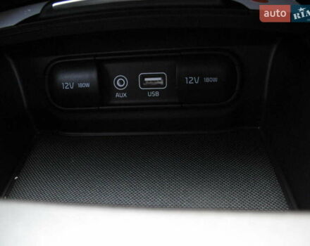 Сірий Кіа K5, об'ємом двигуна 2 л та пробігом 291 тис. км за 12800 $, фото 51 на Automoto.ua