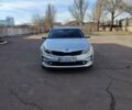 Серый Киа K5, объемом двигателя 2 л и пробегом 280 тыс. км за 10800 $, фото 1 на Automoto.ua