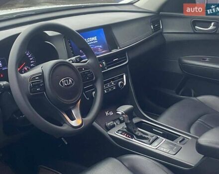 Сірий Кіа K5, об'ємом двигуна 2 л та пробігом 322 тис. км за 11990 $, фото 4 на Automoto.ua