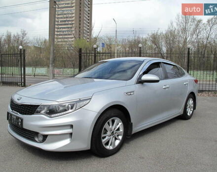 Серый Киа K5, объемом двигателя 2 л и пробегом 327 тыс. км за 11600 $, фото 2 на Automoto.ua