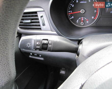 Серый Киа K5, объемом двигателя 2 л и пробегом 327 тыс. км за 11600 $, фото 50 на Automoto.ua