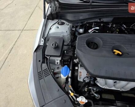 Серый Киа K5, объемом двигателя 2 л и пробегом 190 тыс. км за 12490 $, фото 12 на Automoto.ua