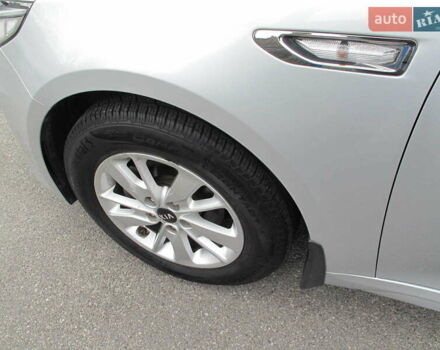 Серый Киа K5, объемом двигателя 2 л и пробегом 327 тыс. км за 11600 $, фото 10 на Automoto.ua