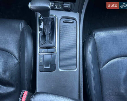 Серый Киа K5, объемом двигателя 2 л и пробегом 292 тыс. км за 11000 $, фото 38 на Automoto.ua