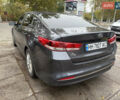 Серый Киа K5, объемом двигателя 2 л и пробегом 153 тыс. км за 13500 $, фото 5 на Automoto.ua