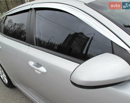 Серый Киа K5, объемом двигателя 2 л и пробегом 327 тыс. км за 11600 $, фото 4 на Automoto.ua